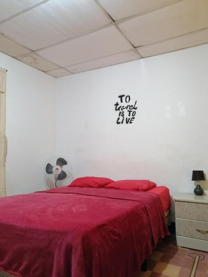 4 Grados Hostel Guatemala-Stad Buitenkant foto