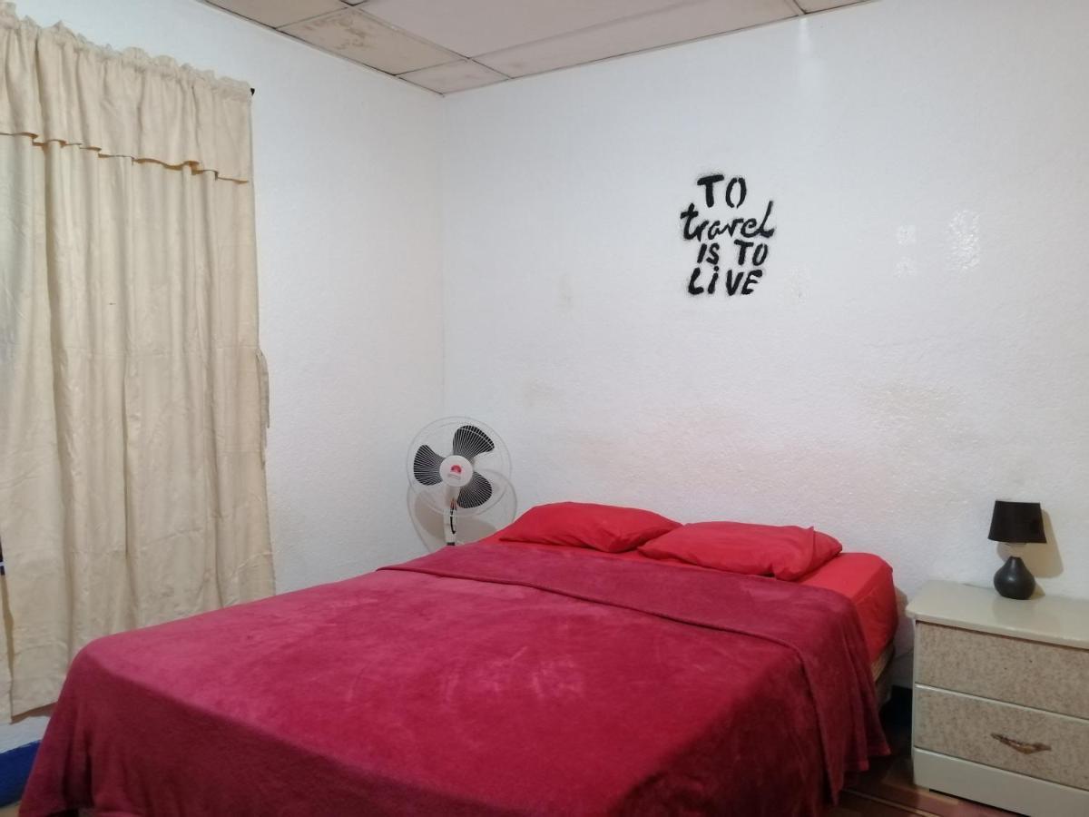 4 Grados Hostel Guatemala-Stad Buitenkant foto