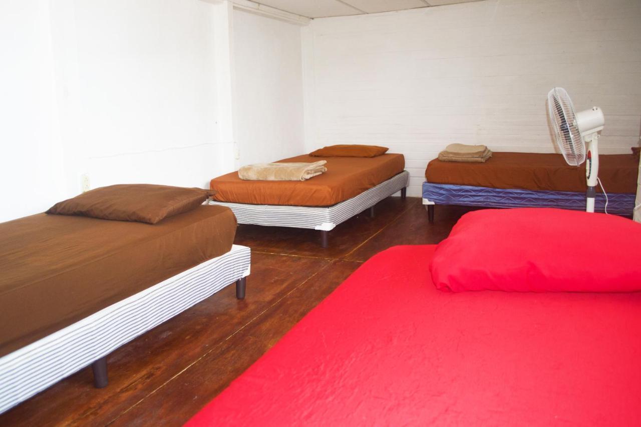 4 Grados Hostel Guatemala-Stad Buitenkant foto