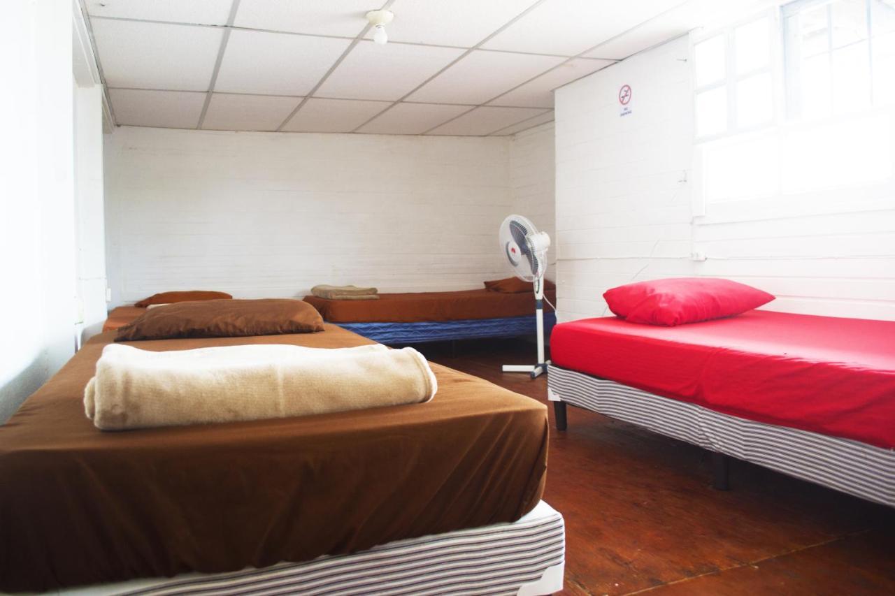 4 Grados Hostel Guatemala-Stad Buitenkant foto