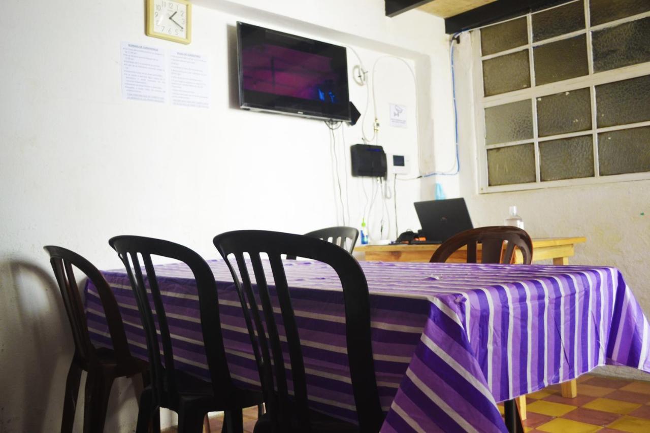 4 Grados Hostel Guatemala-Stad Buitenkant foto